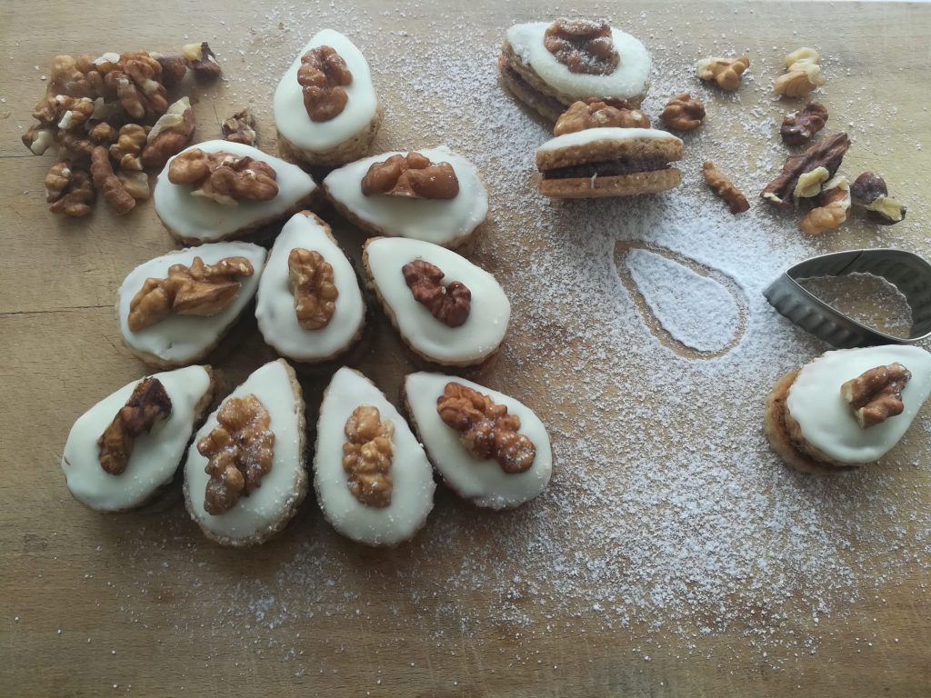 Slzičky s vlašskými ořechy